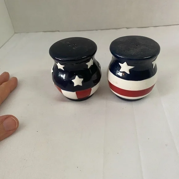 Patriotic Salt & Pepper Set (FH) - Picture 3 of 11